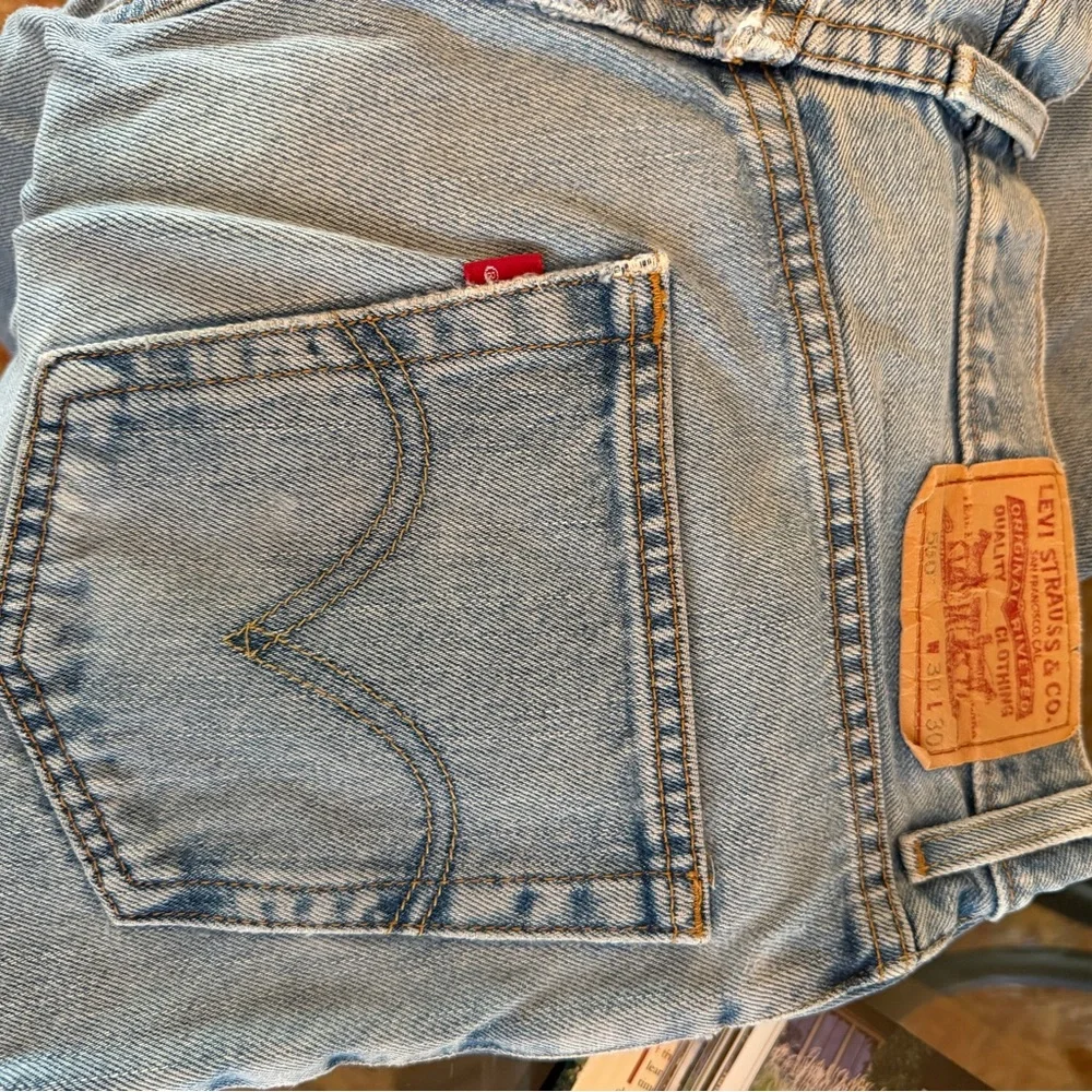 Vintage Levi's Light Blue Denim Jeans with Red Tab - Picture 14 of 14